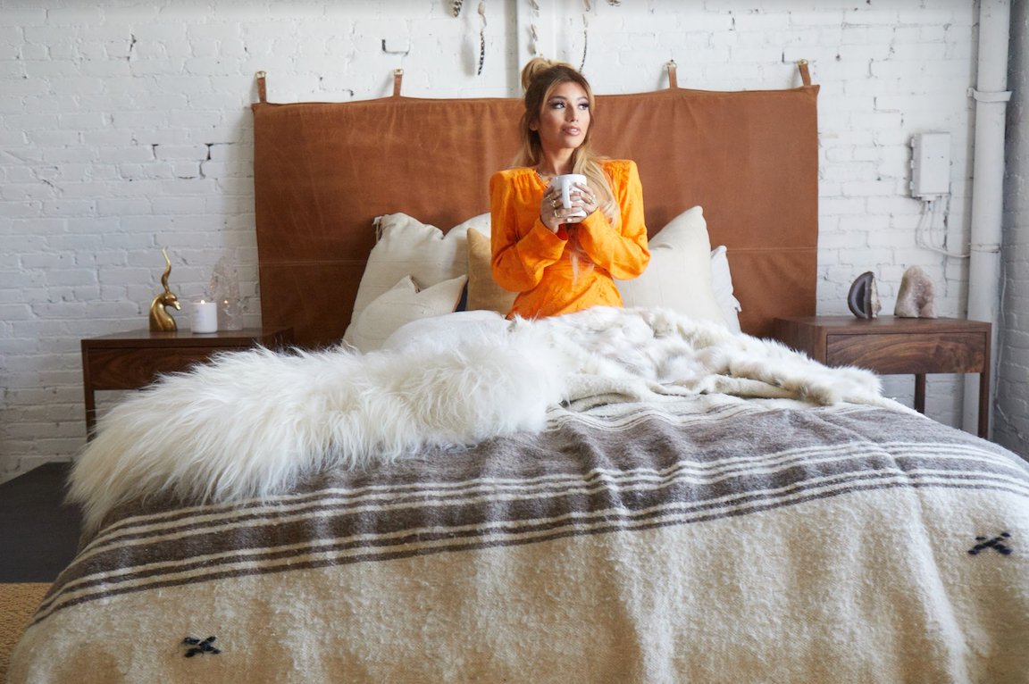 How Leather Headboards Can Blend With Every Different Decor Style - HUNTEDFOX