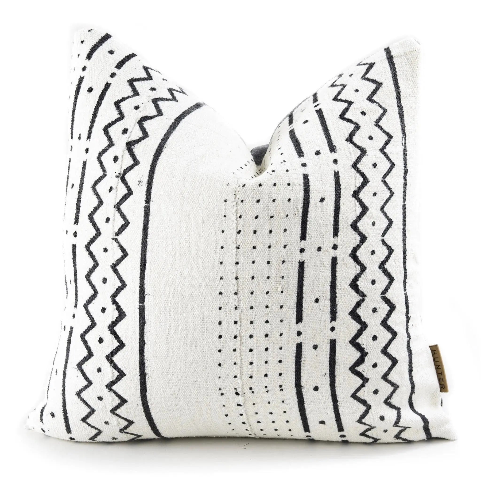 Handwoven Black and White Mudcloth Pillow | Geometric Tribal Accent - 2020Black & WhiteFACEBOOKHUNTEDFOX - The Sira African Mudcloth Pillow | H U N T E R - HUNTEDFOX
