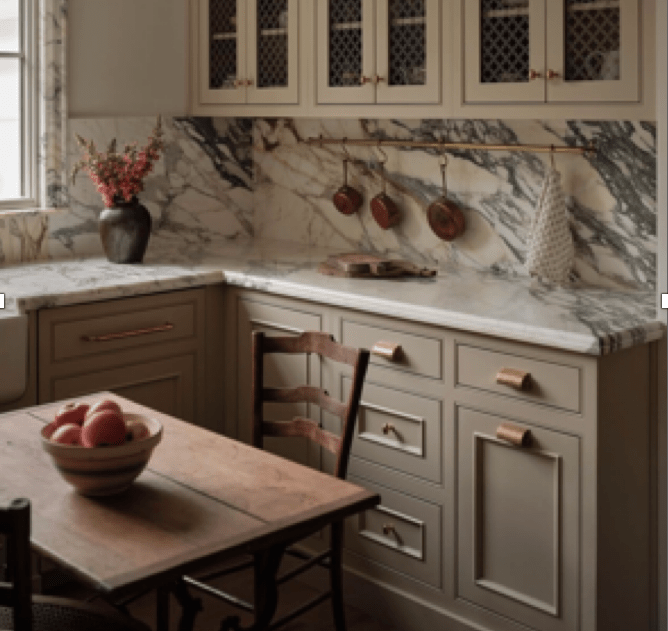 MKS | Custom Seating | Built In Cafe Leather BanquetteMary Kate - furnittureH|F AtelierLEATHERHUNTEDFOX - MKS | Custom Seating | Built In Cafe Leather BanquetteMary Kate