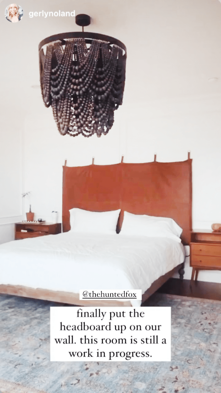 Wall Mount Bed | Classic Brown Leather Hanging Headboard | Queen - BrownclassicfurnitureHUNTEDFOX - Wall Mount Bed | Classic Brown Leather Hanging Headboard | Queen