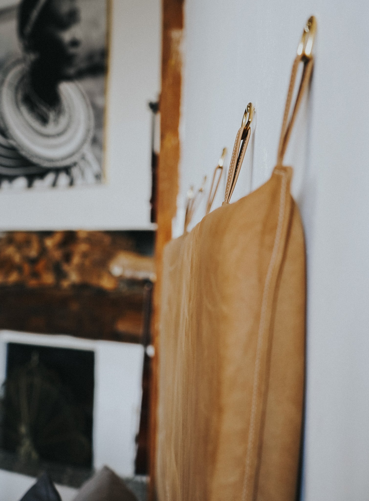 Wall Mount Bed | Classic Tan Aged Leather Hanging Headboard With Straps | Queen - King - BrownclassicfurnitureHUNTEDFOX - Wall Mount Bed | Classic Tan Aged Leather Hanging Headboard With Straps | Queen - King
