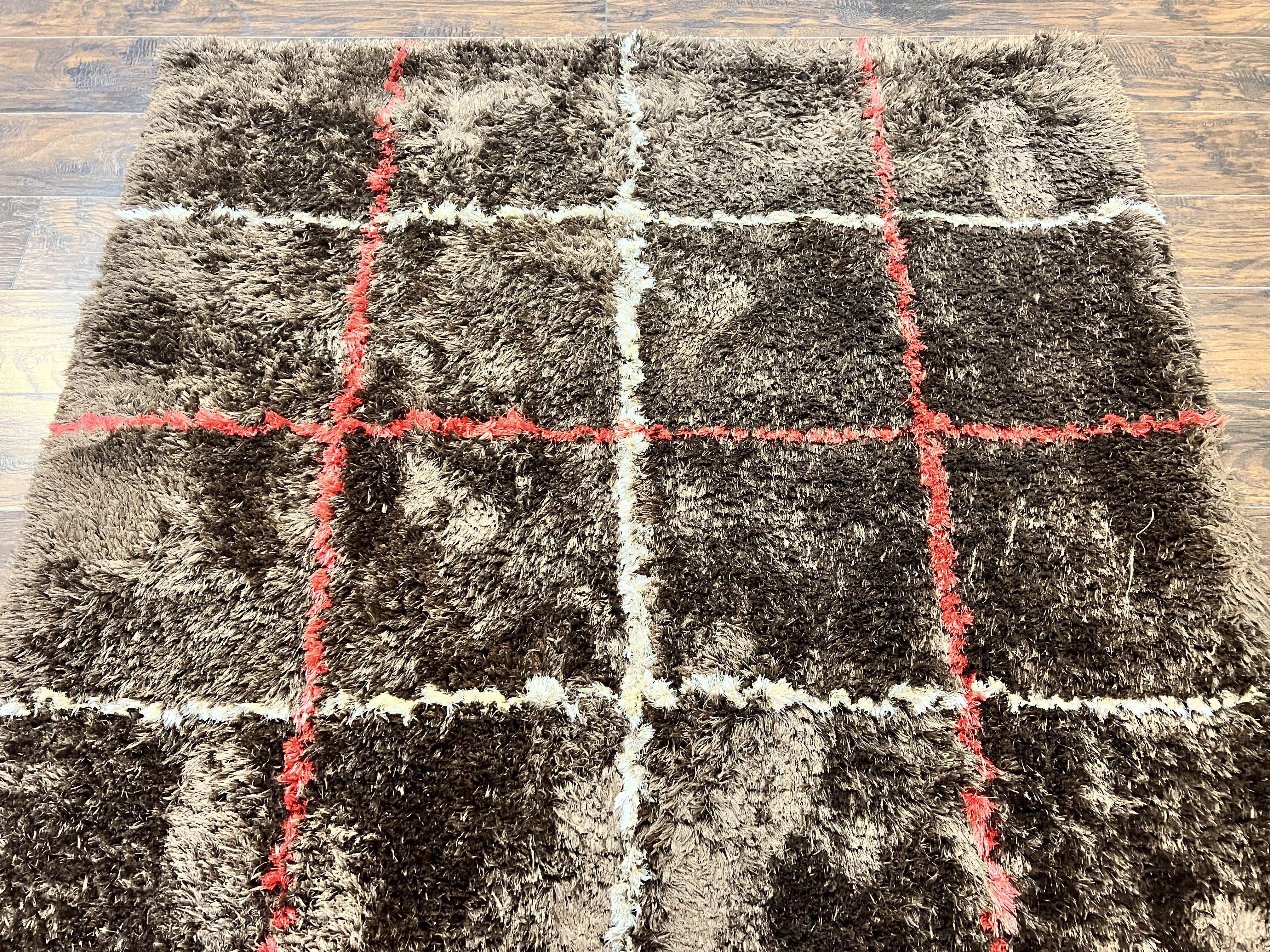 Shag Rug 6x8, Brown, Panel Design