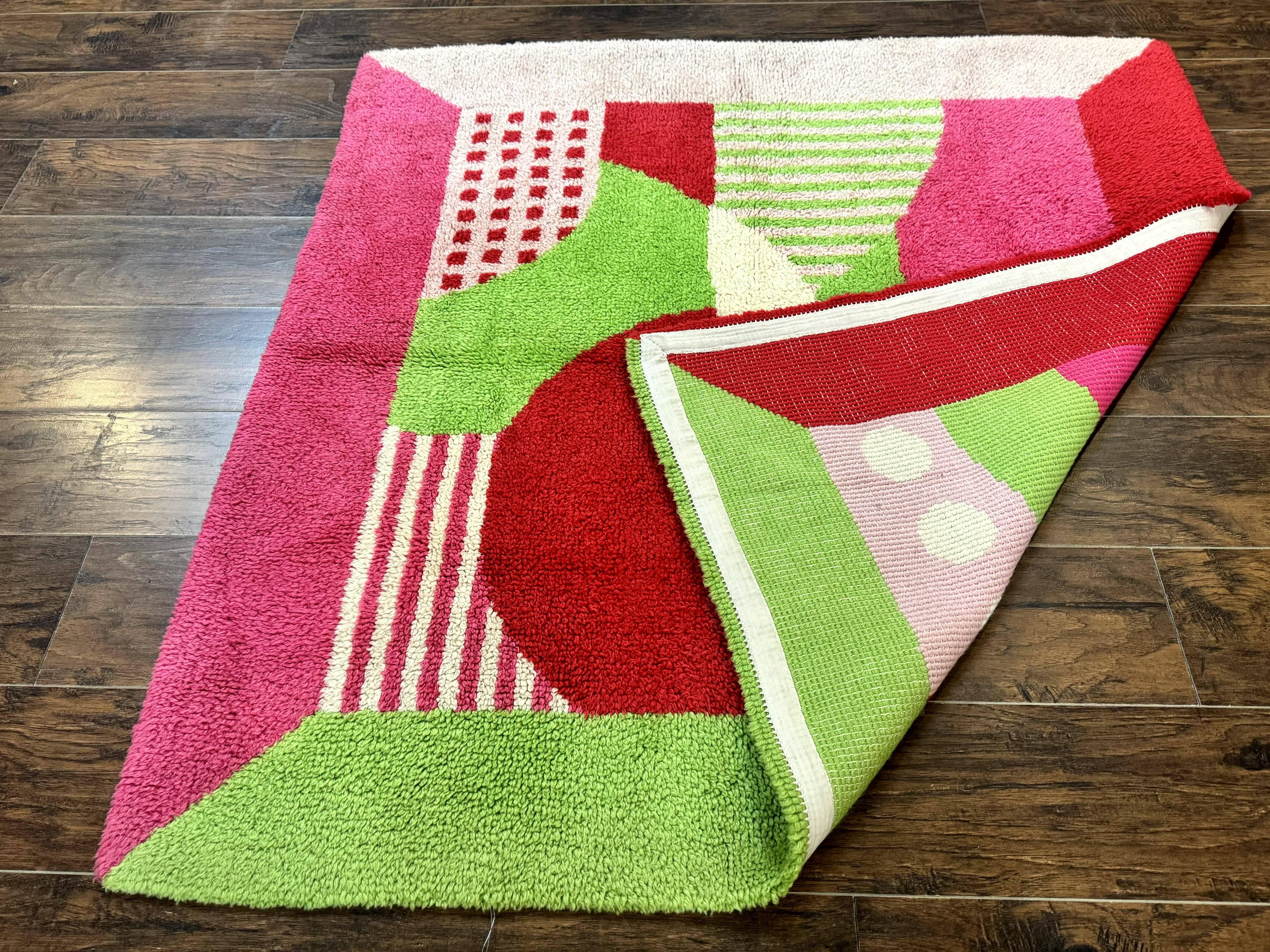 European Shag Rug 4.8 x 4.8, Modern Abstract Design, Green Pink Red, Square Shag Rug, Unique