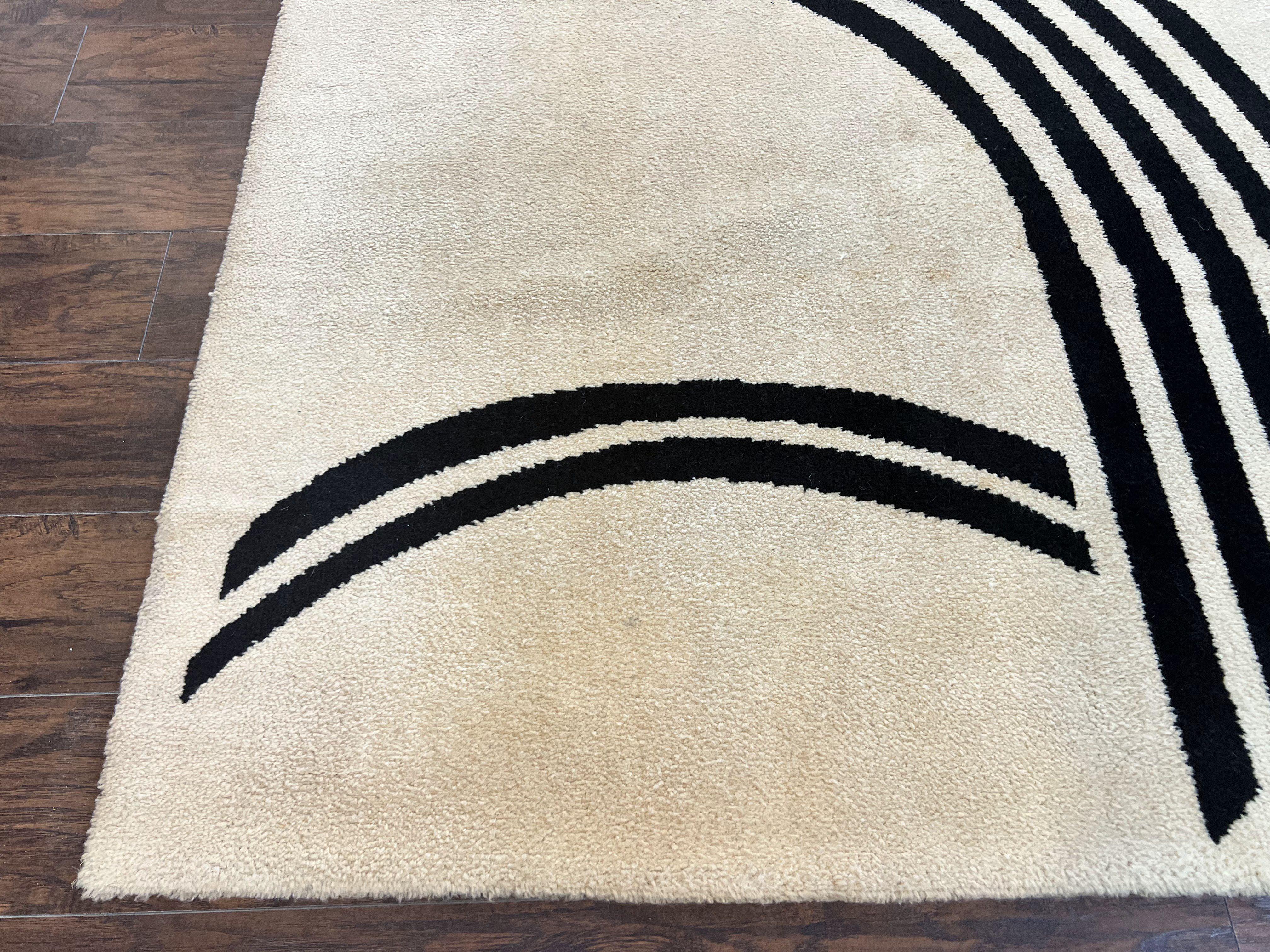 Modern Rug 6x9, Cream and Black, Abstract Pattern