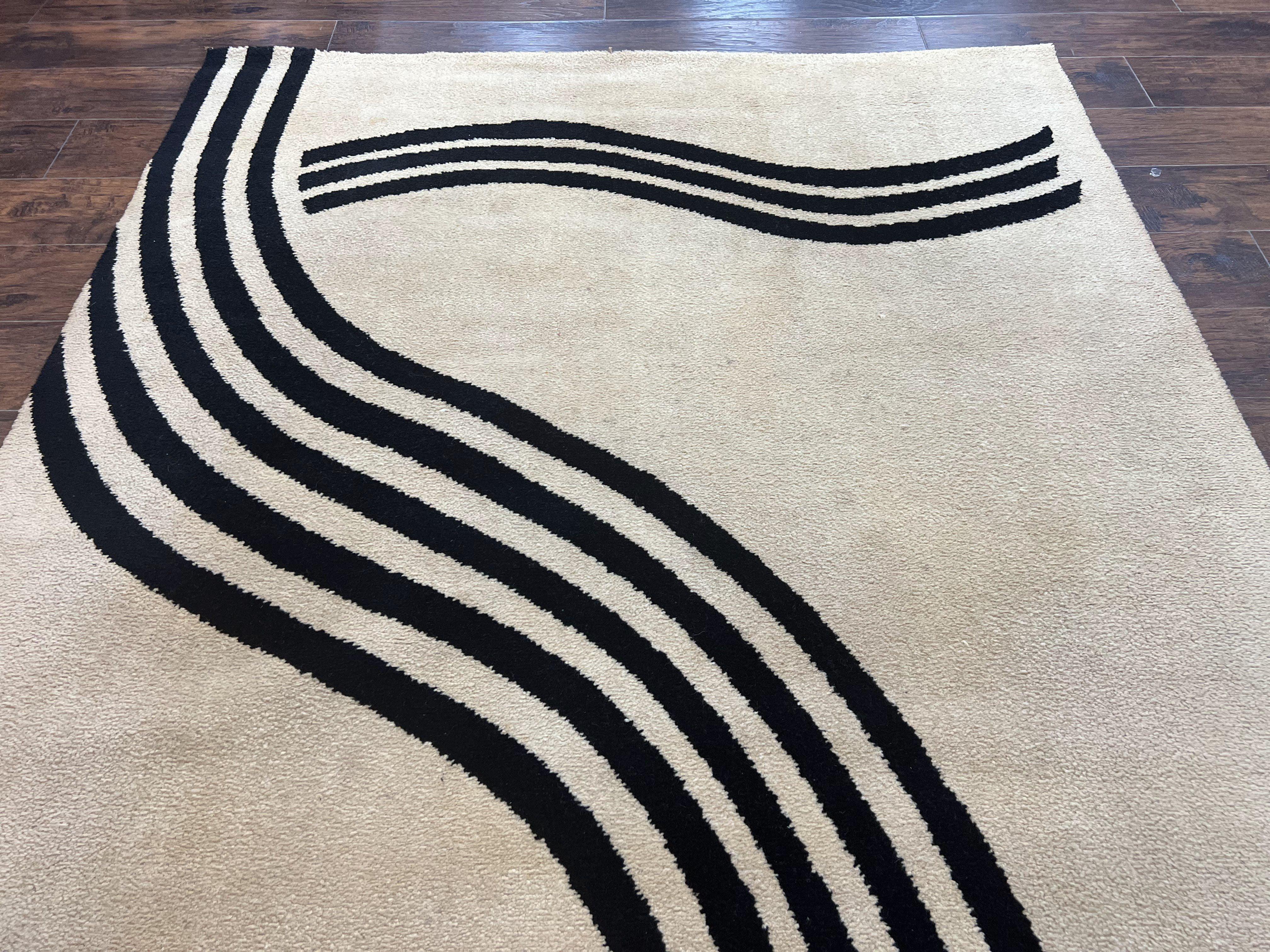 Modern Rug 6x9, Cream and Black, Abstract Pattern