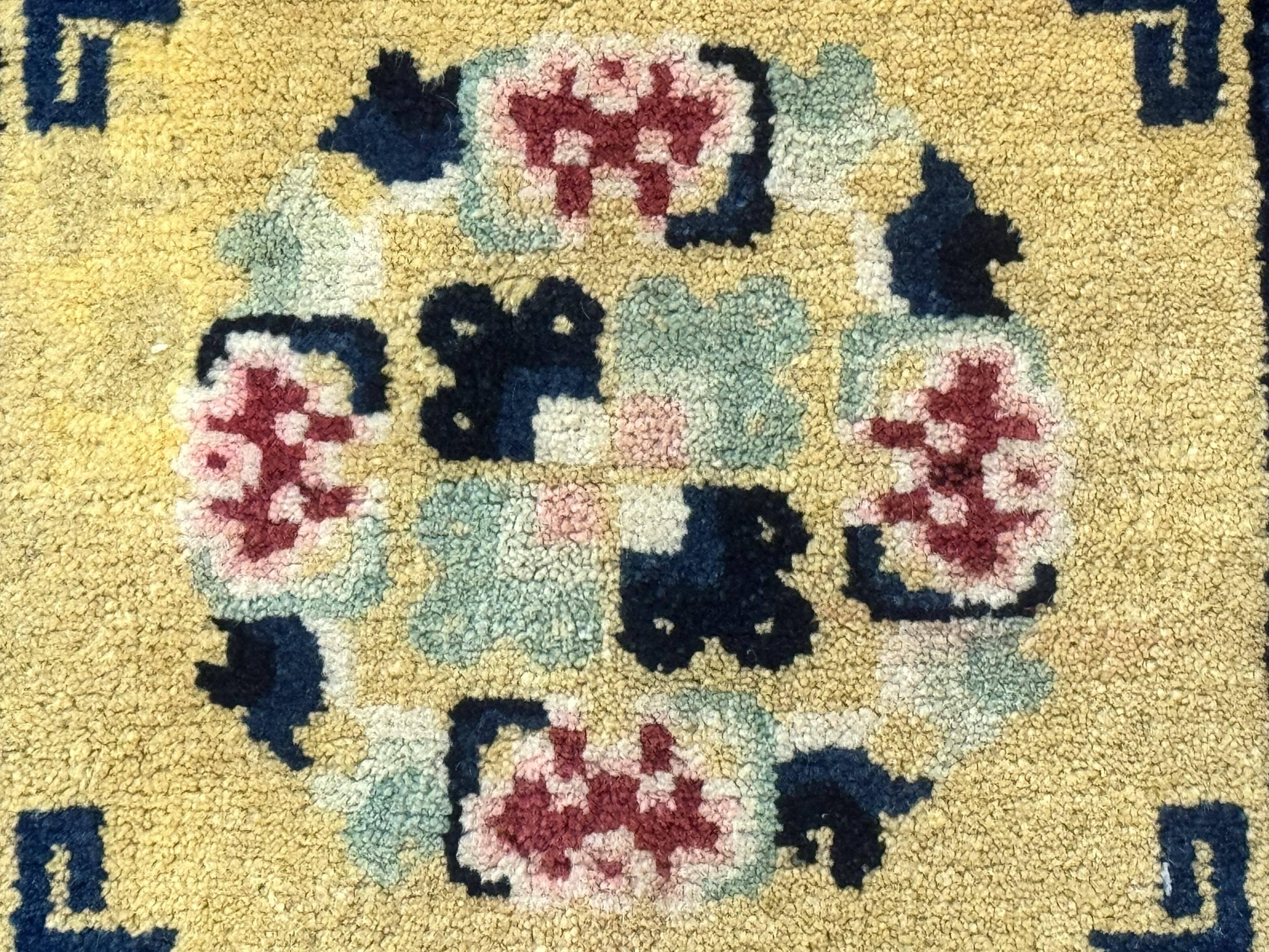 Antique Small Chiense Square Rug 2x2 ft, Wool Chinese Rug