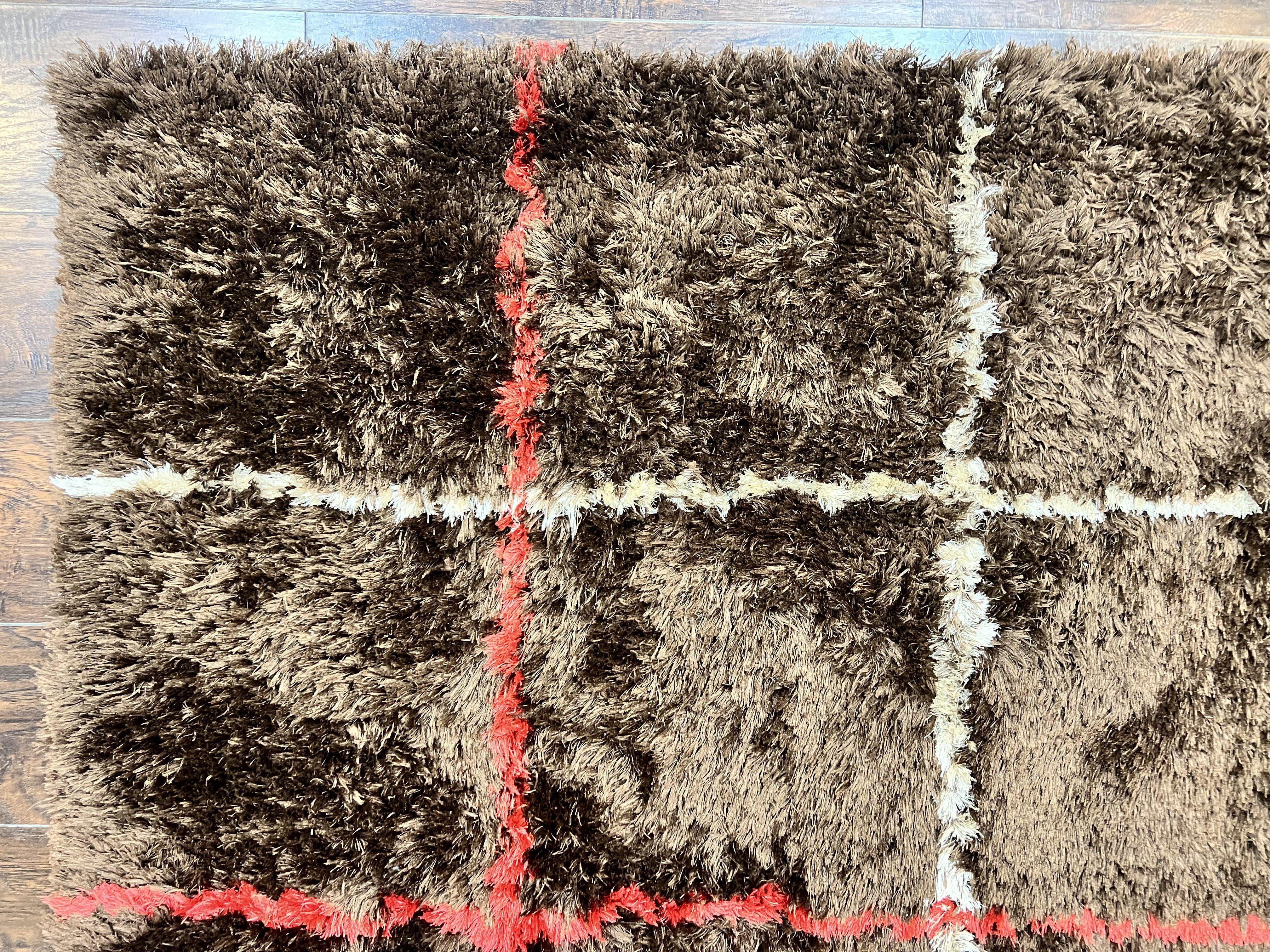 Shag Rug 6x8, Brown, Panel Design