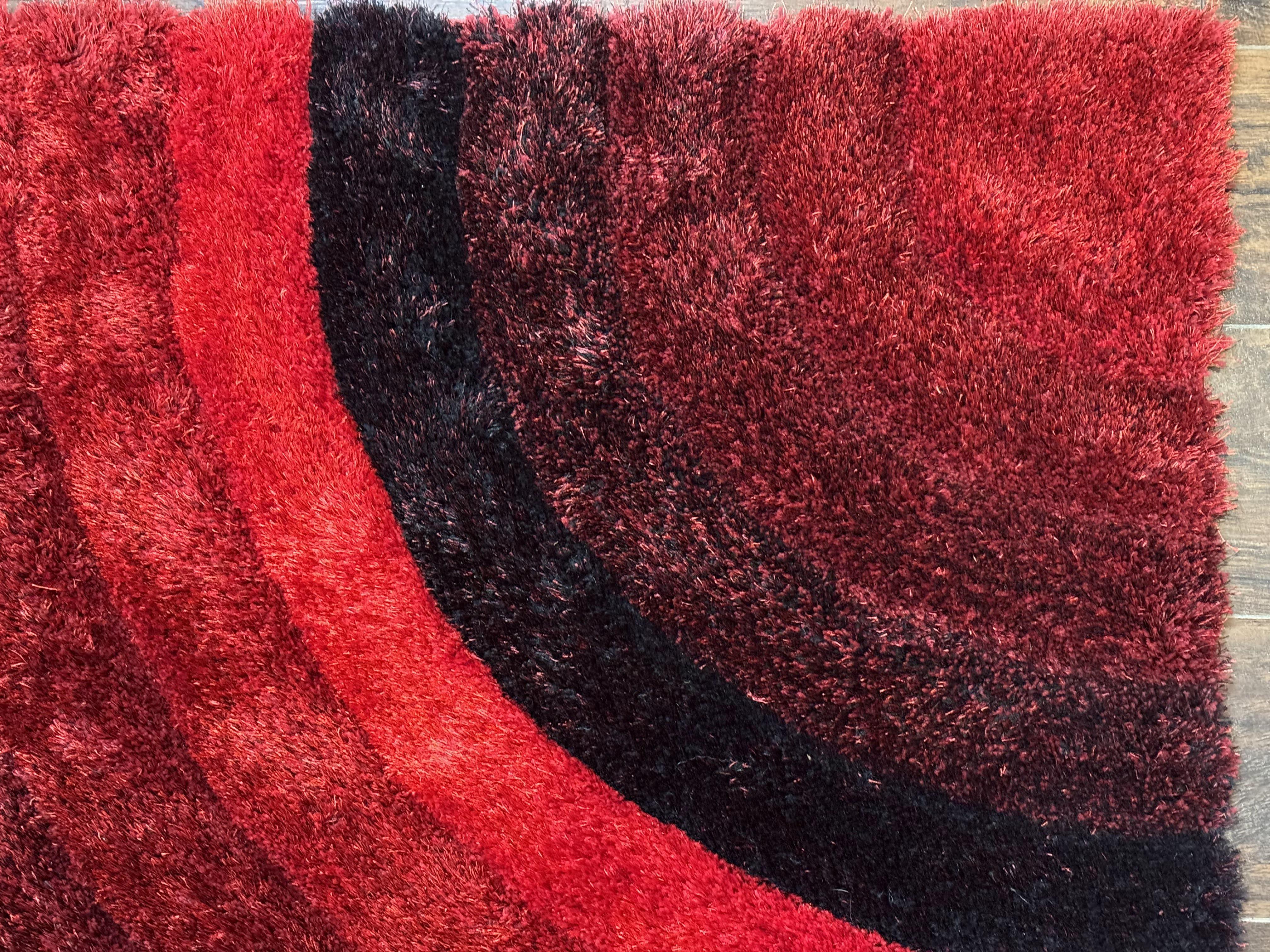 Red and Black Shag Rug 5x7, Pair A