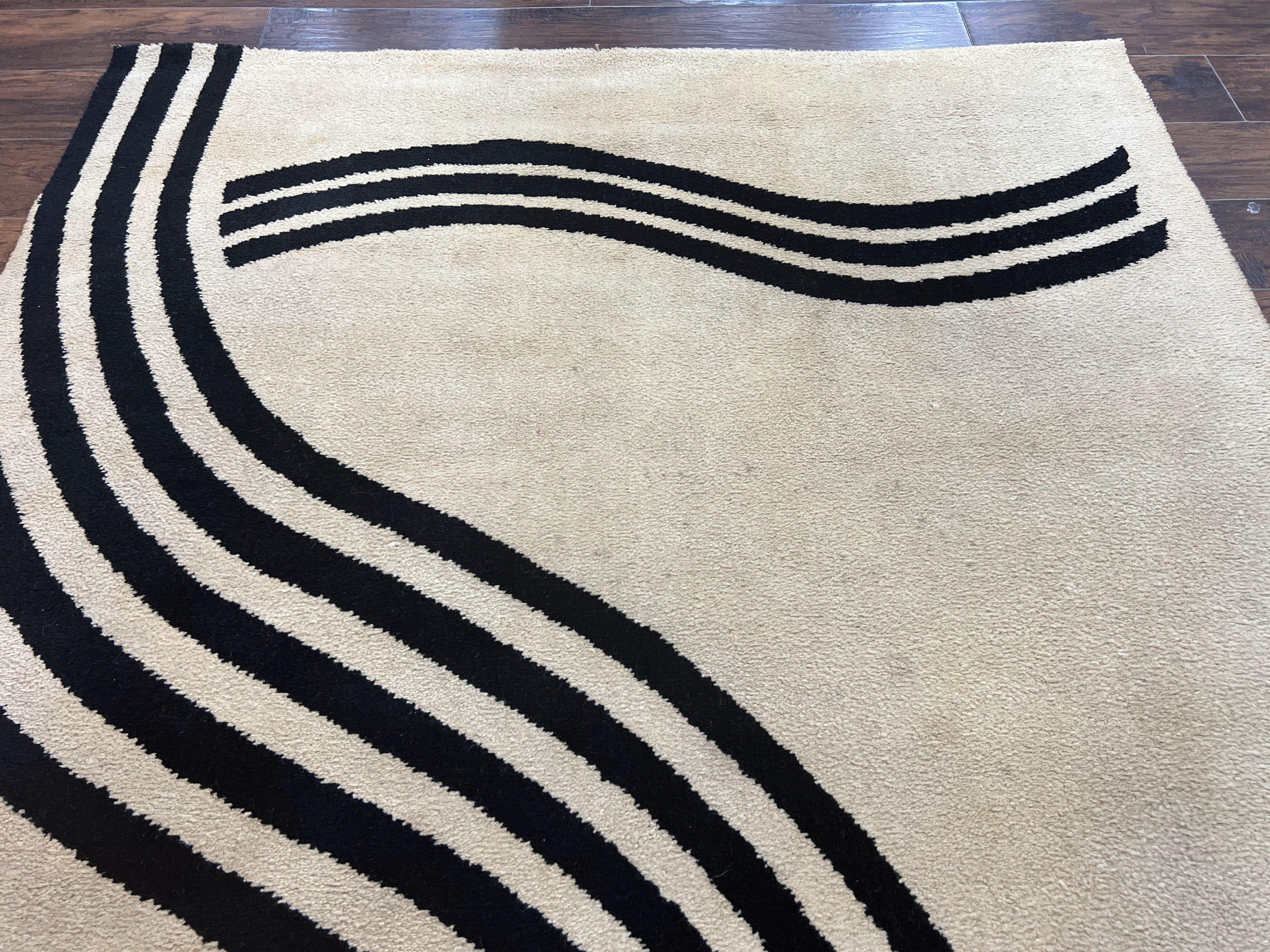 Modern Rug 6x9, Cream and Black, Abstract Pattern