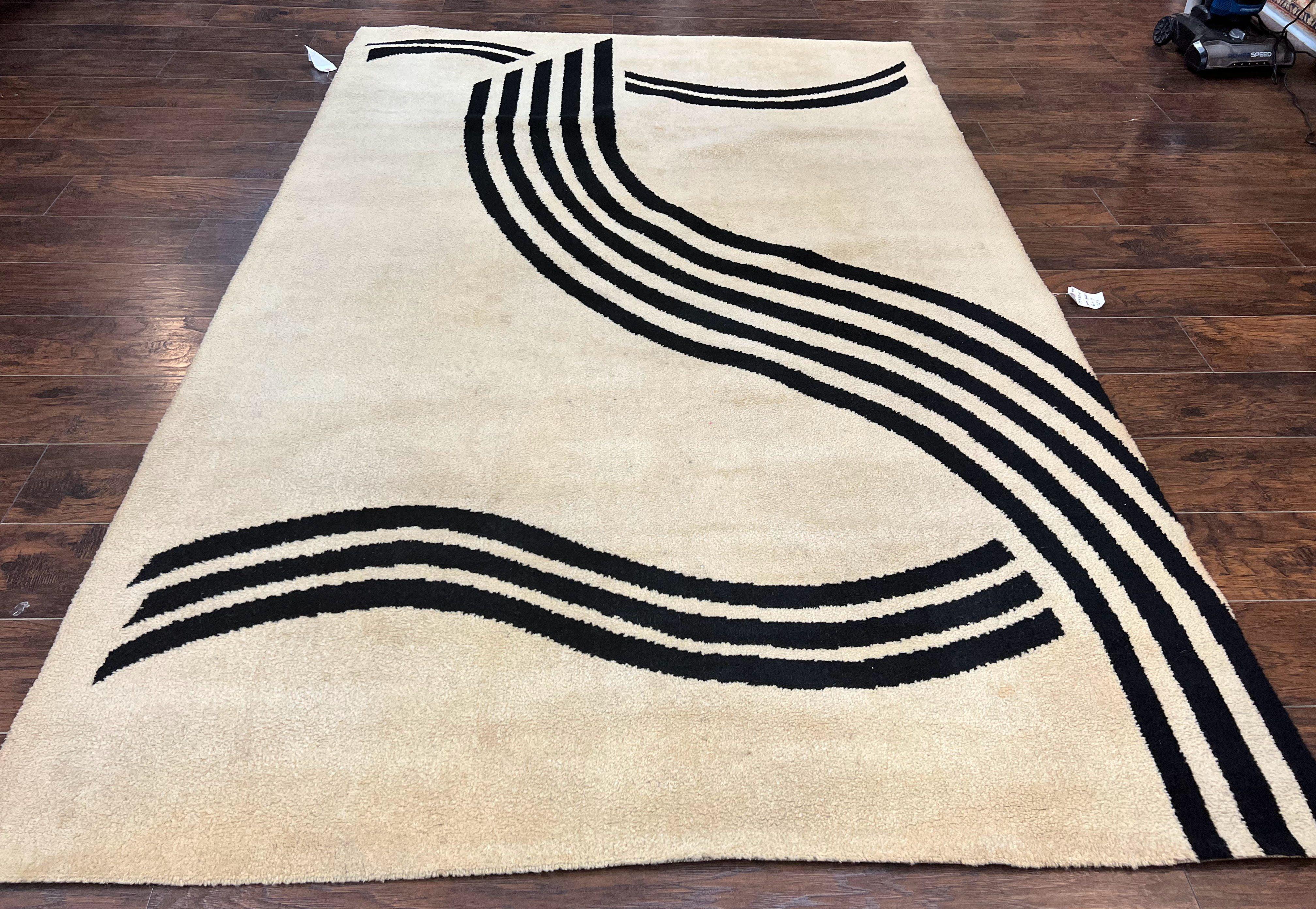 Modern Rug 6x9, Cream and Black, Abstract Pattern