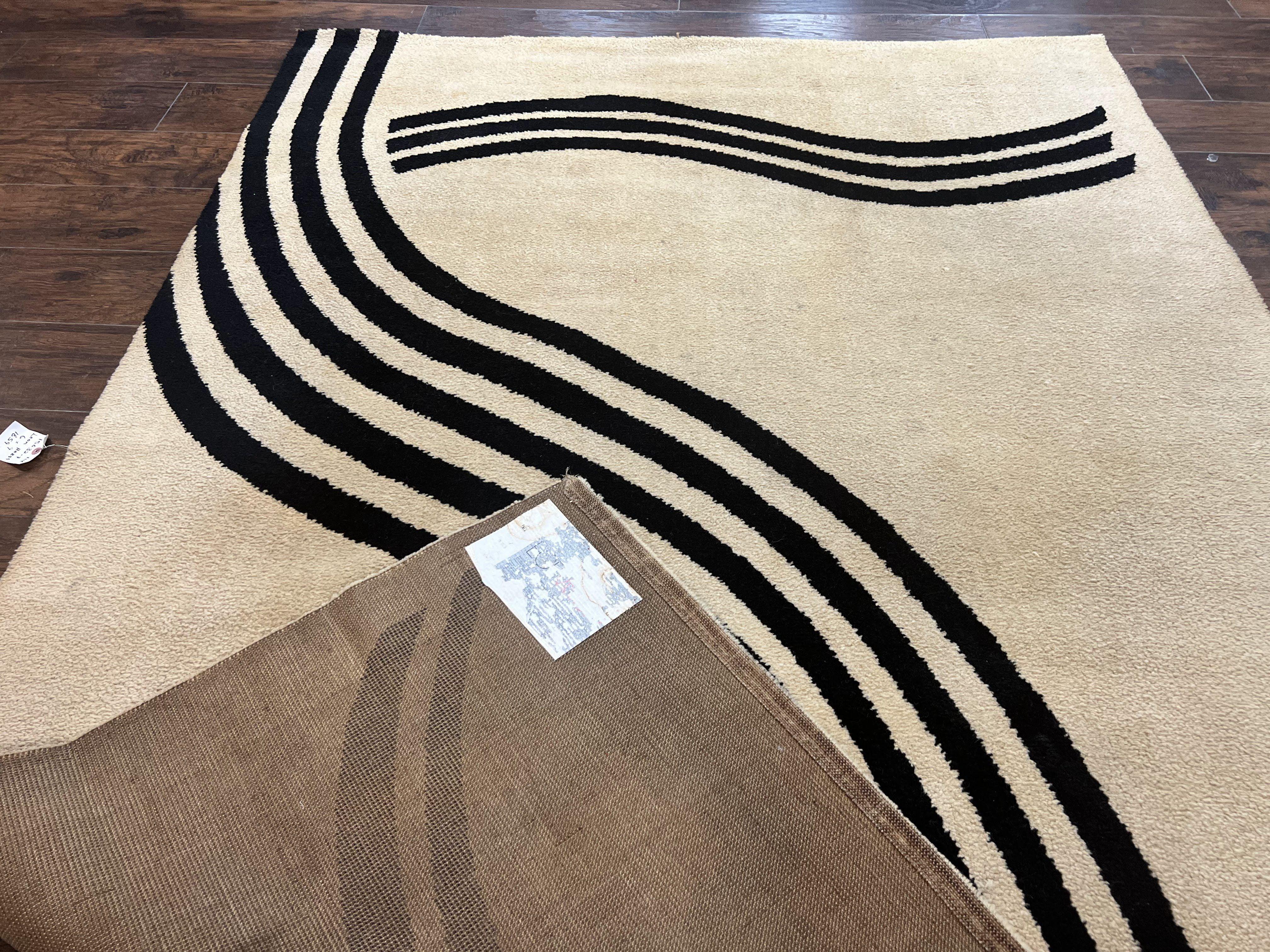 Modern Rug 6x9, Cream and Black, Abstract Pattern