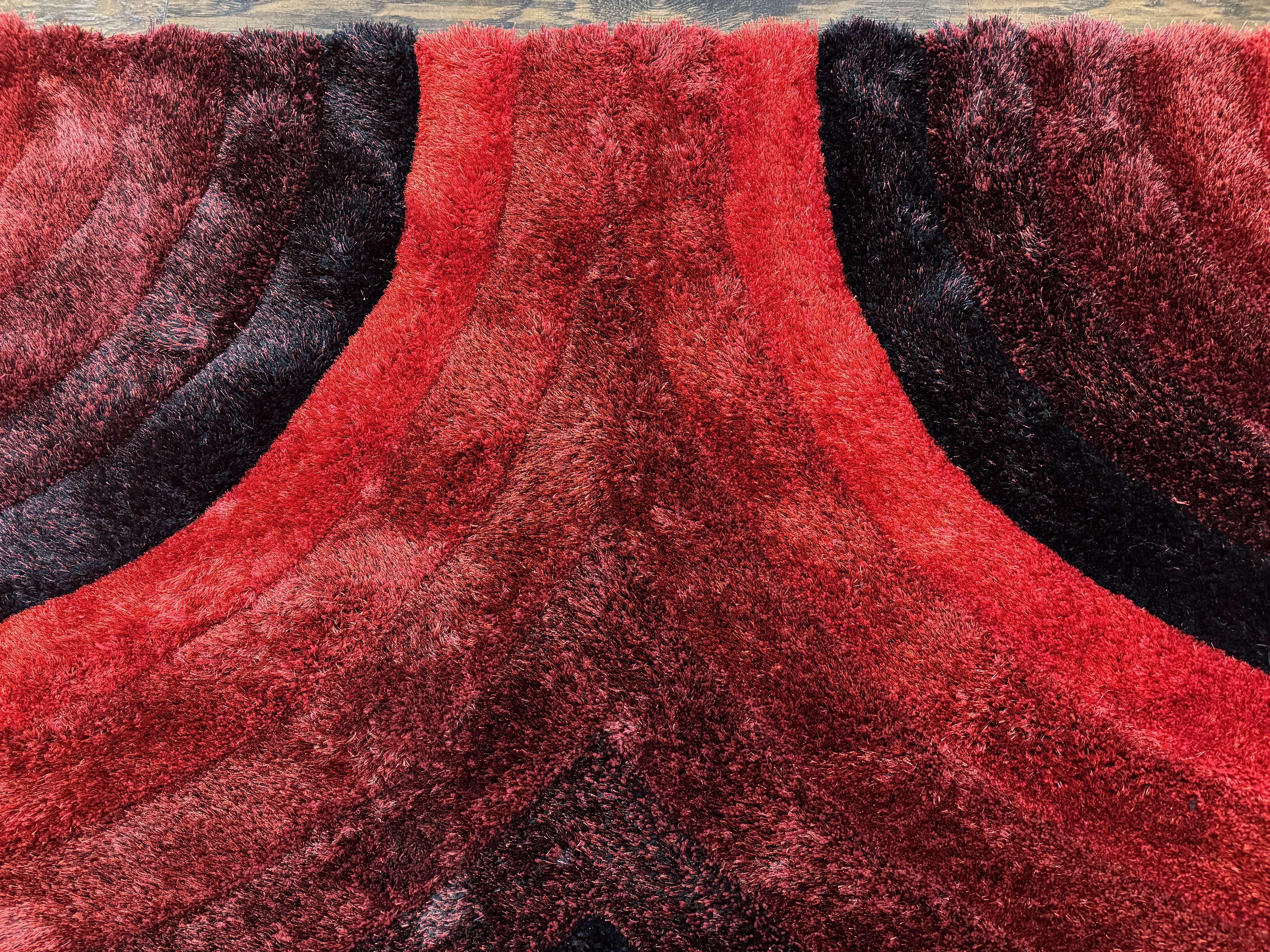 Red and Black Shag Rug 5x7, Pair A