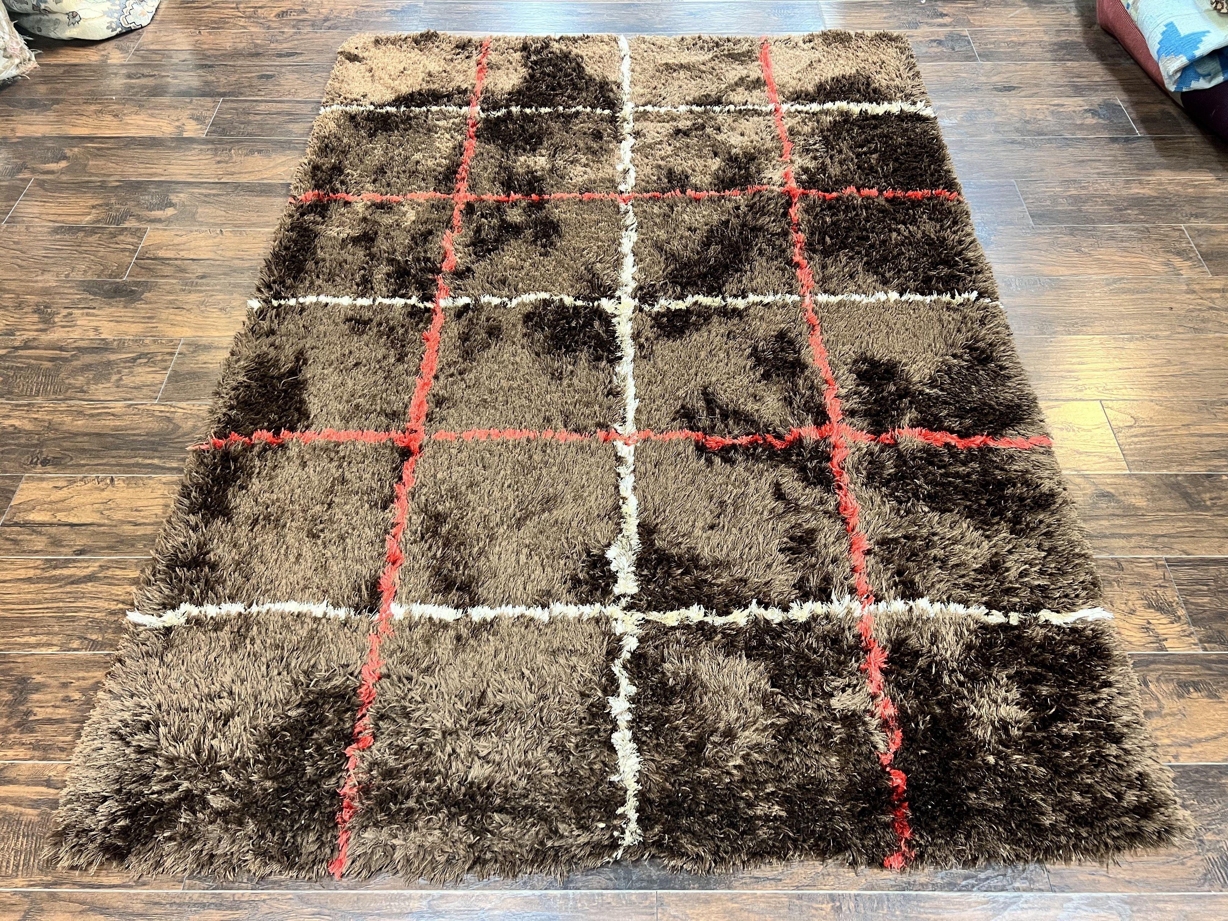 Shag Rug 6x8, Brown, Panel Design