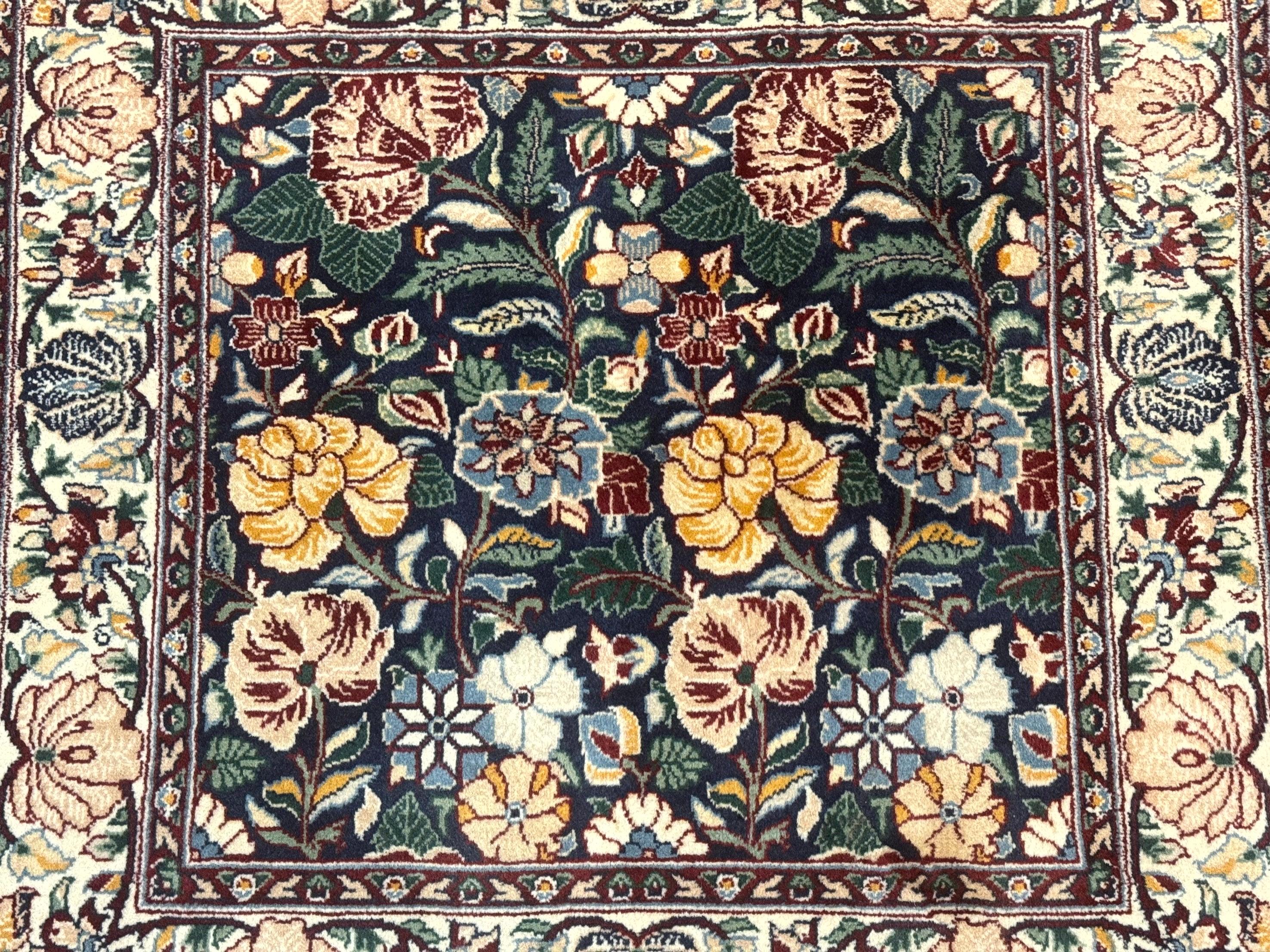 Square Pak Persian Small Rug 2.7 x 2.7, William Morris Design, Dark Green, Floral, Handmade