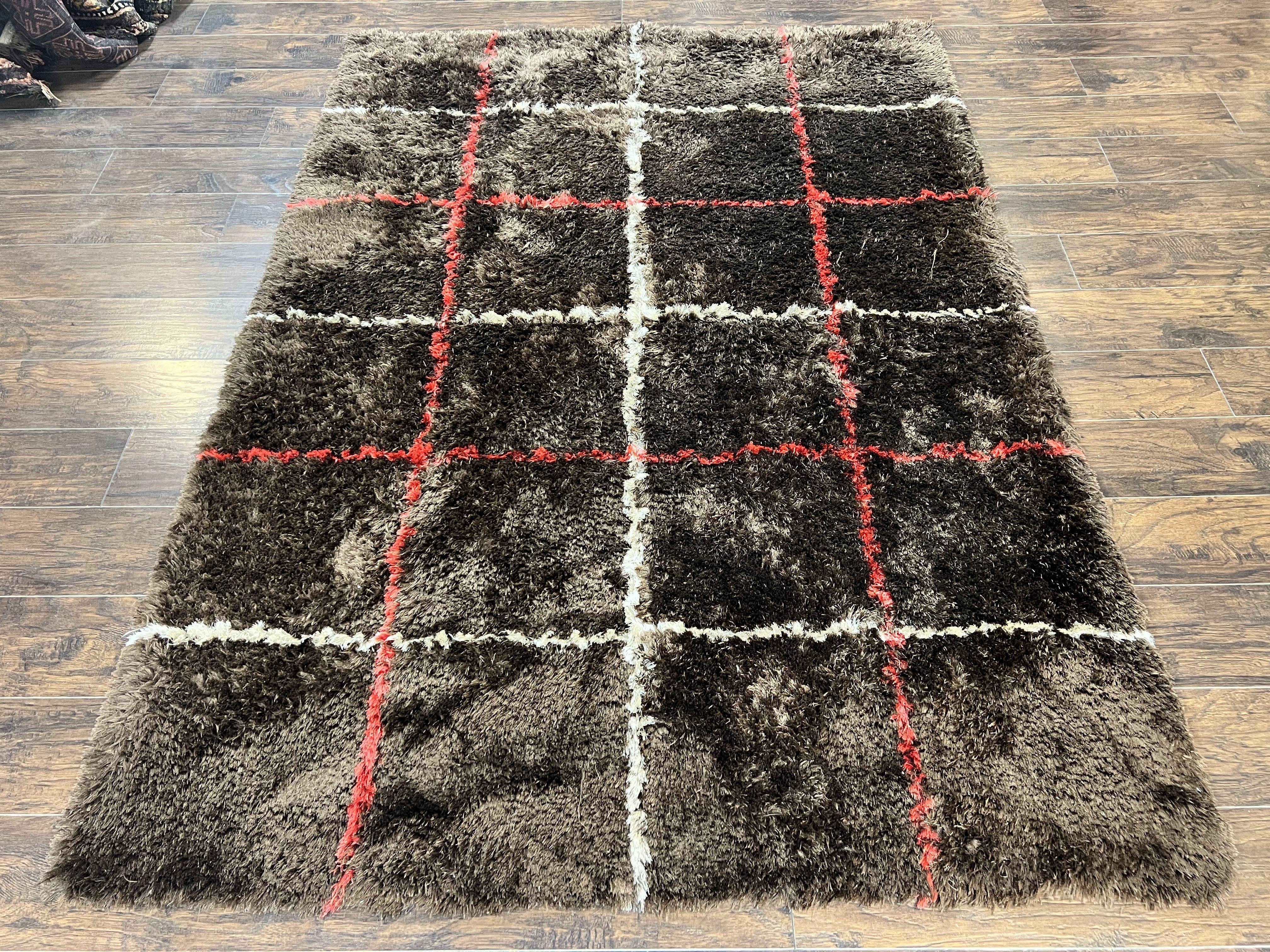 Shag Rug 6x8, Brown, Panel Design