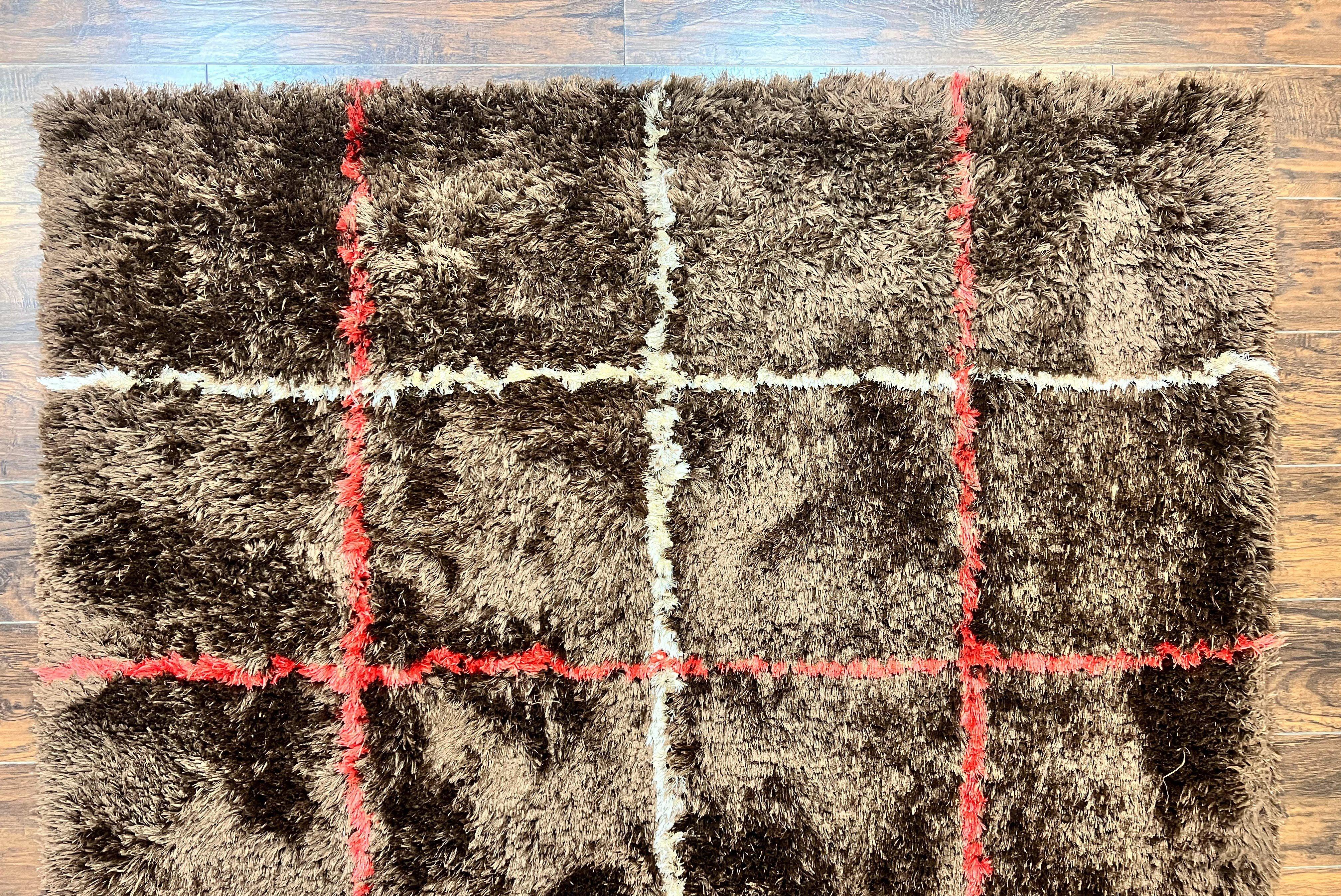 Shag Rug 6x8, Brown, Panel Design