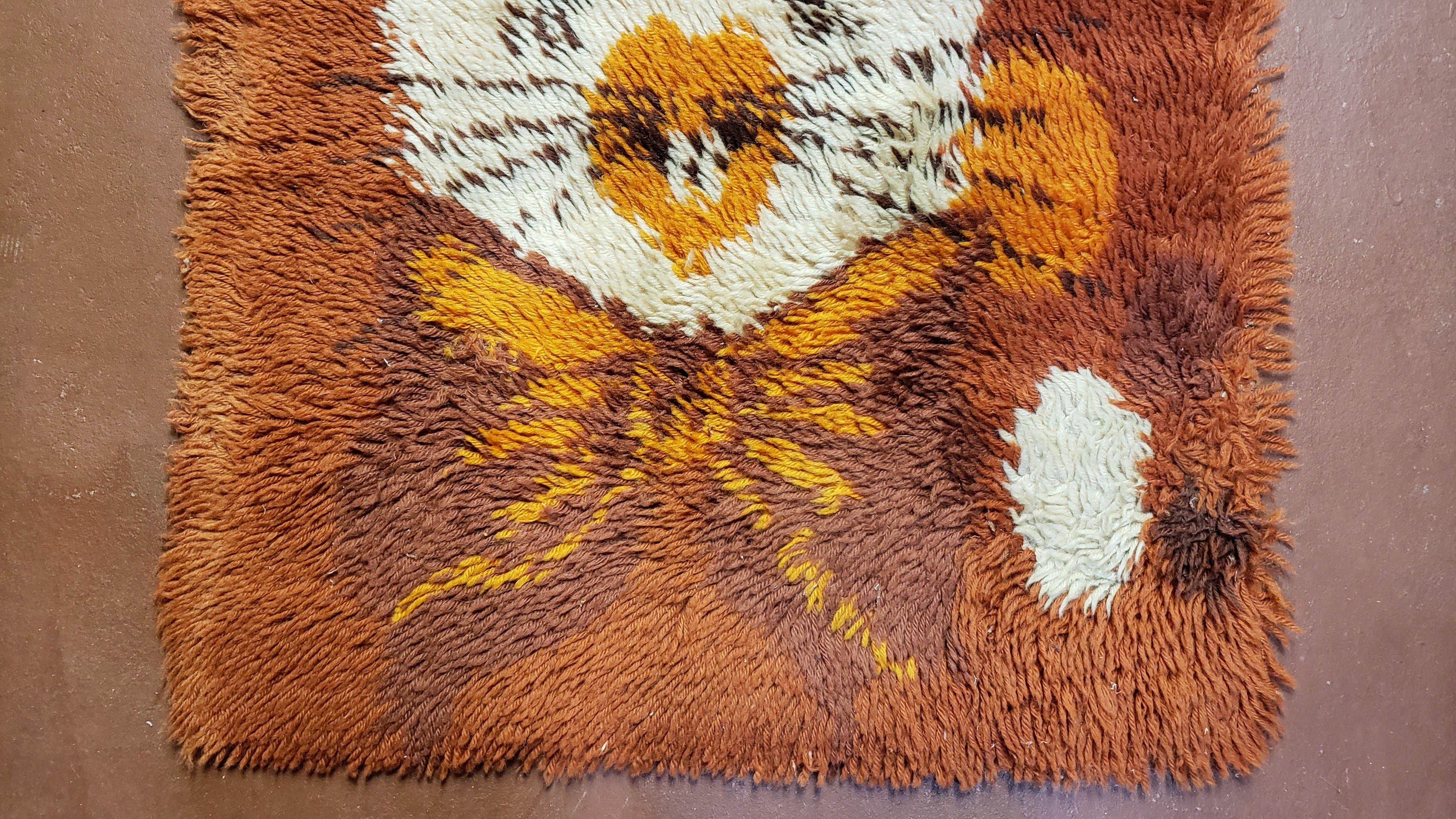 2x3 Rya Shag Rug Mid-Century Modern Danish Shag Rug 1960s Accent Rug Bunny Rabbit in Hat Dark Orange Small Shag Rug