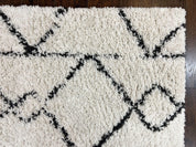 Modern Shag Rug 5x7, Ivory and Black Area Rug 5 x 7 ft