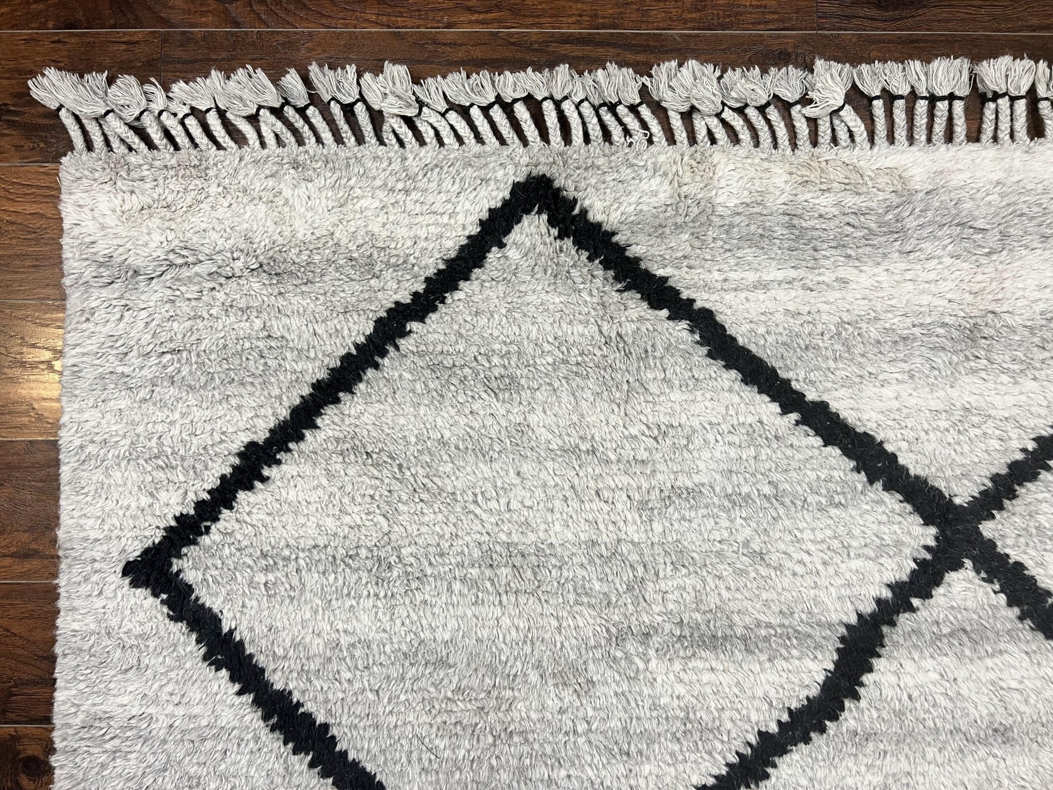 Modern Shag Rug 8x10, Gray and Black, Wool and Cotton, Lulu and Georgia, Handmade Indian Shag Rug - Jewel RugsShopify CollectiveHUNTEDFOX - Modern Shag Rug 8x10, Gray and Black, Wool and Cotton, Lulu and Georgia, Handmade Indian Shag Rug