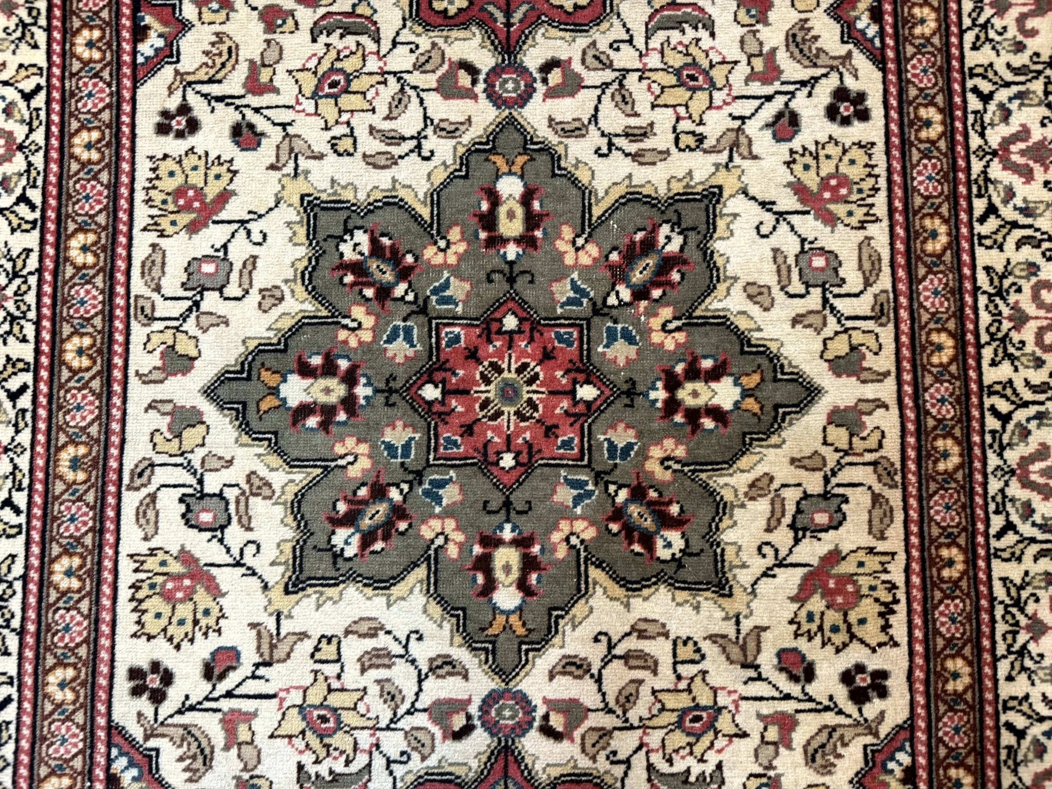 Turkish Sivas Rug 4x6, Floral Medallion, Beige Pink - Red Green, Handmade - Jewel RugsShopify CollectiveHUNTEDFOX - Turkish Sivas Rug 4x6, Floral Medallion, Beige Pink - Red Green, Handmade
