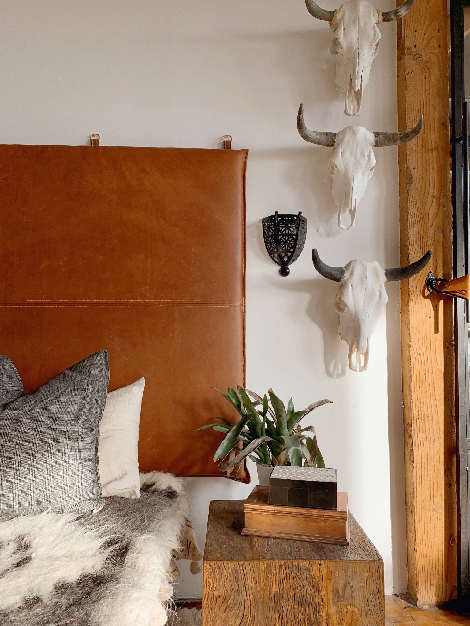Wall Mount Bed | Classic Brown Leather Hanging Headboard | XL King | Wyoming & Alaskan King - BrownfurnitureheadboardHUNTEDFOX - Wall Mount Bed | Classic Brown Leather Hanging Headboard | XL King | Wyoming & Alaskan King