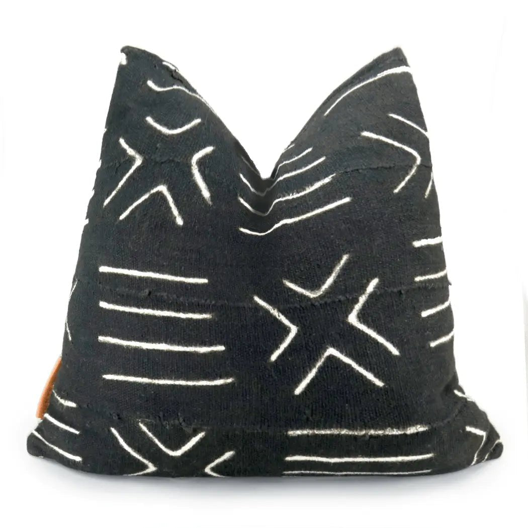 Black & White Mudcloth Accent Pillow - H U N T E D F O X